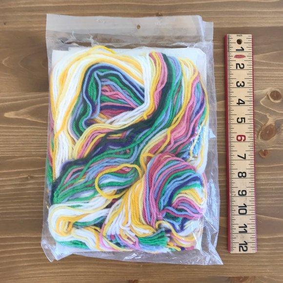 Flower Fence #9122 Temptations J&L Craft Designs Vtg Plastic Canvas Kit 1988 - Picture 4 of 4